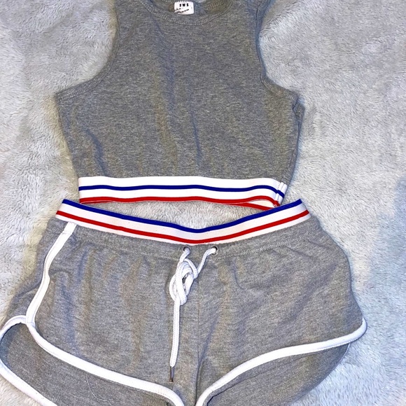 Super cute two piece set - Picture 2 of 2